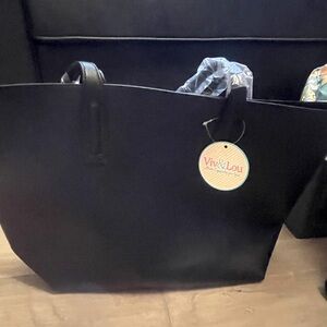 Basic black big bag.